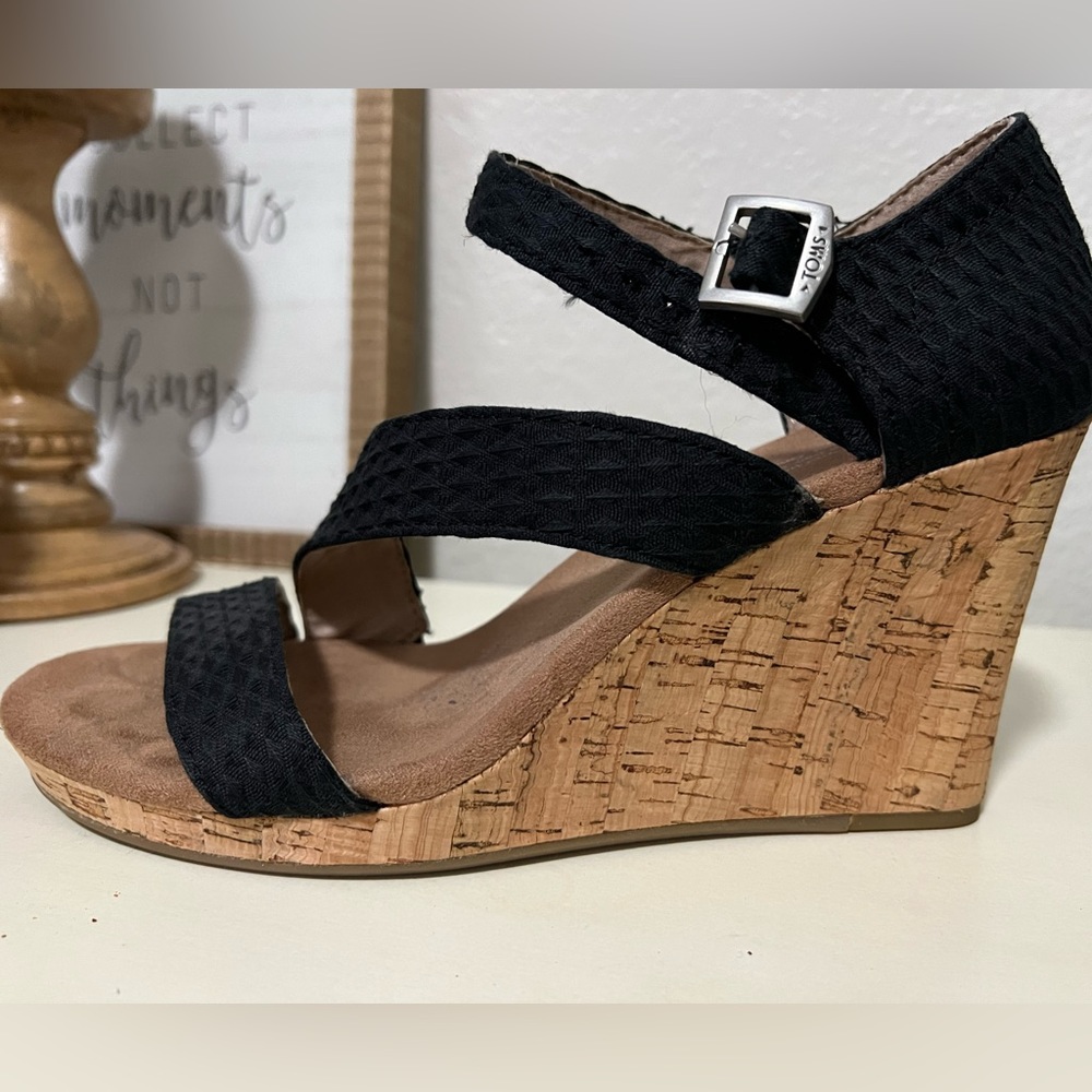 Tom’s Black Strappy Sandals
